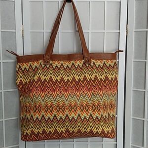 Chateau tote w/ zip closure